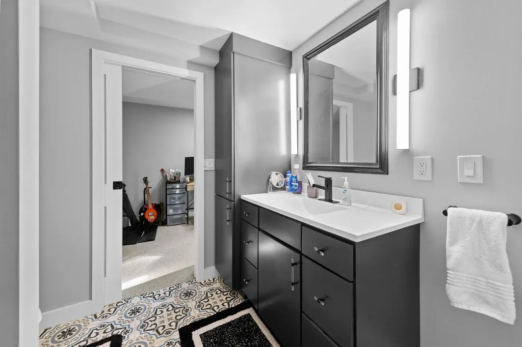 20 Partridge Way Naples ME 04055