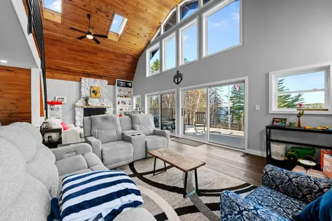 20 Partridge Way Naples ME 04055