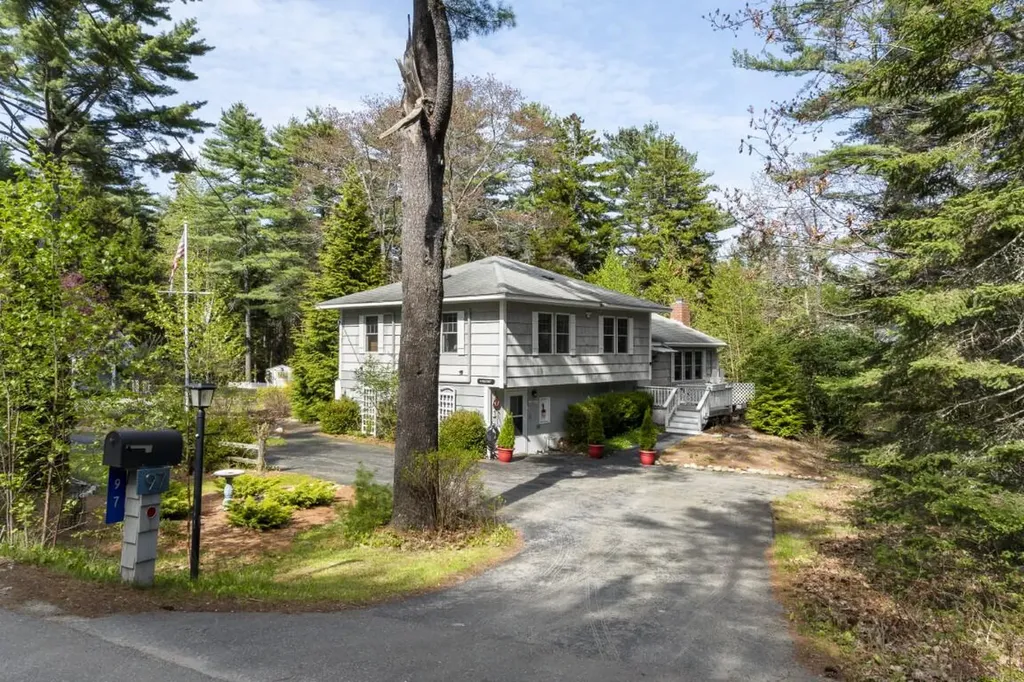 97 Presley Drive Boothbay ME 04544
