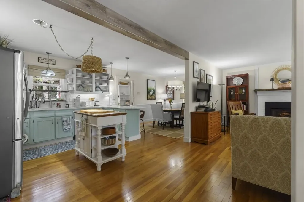 97 Presley Drive Boothbay ME 04544