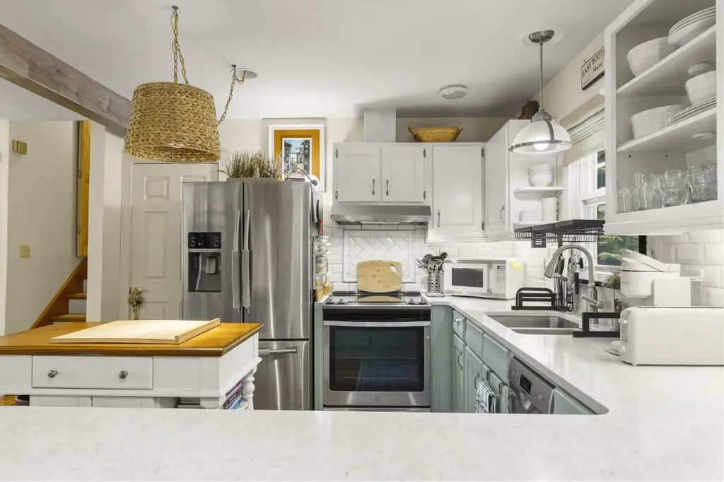 97 Presley Drive Boothbay ME 04544