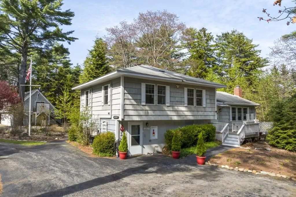 97 Presley Drive Boothbay ME 04544