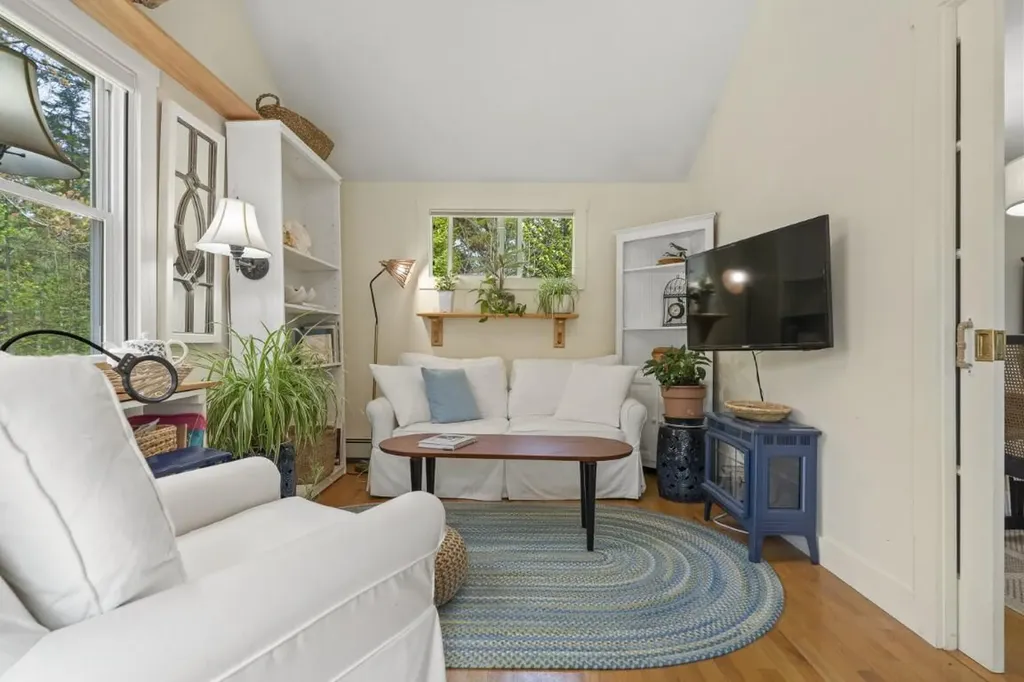 97 Presley Drive Boothbay ME 04544