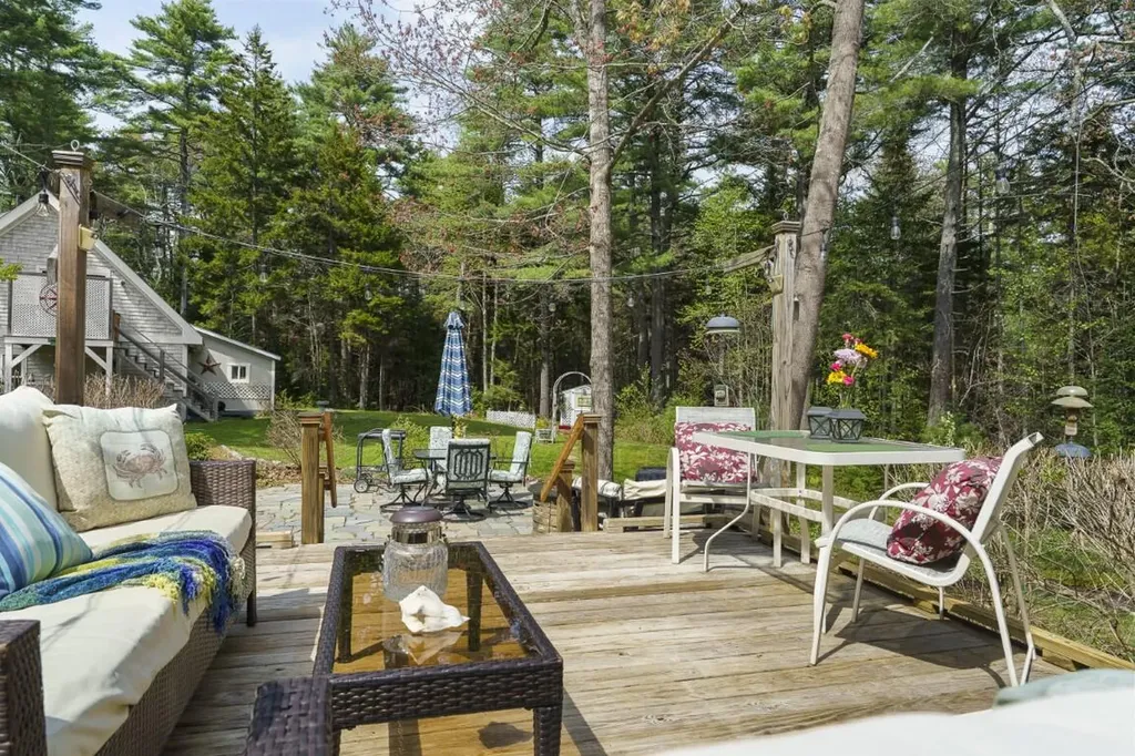97 Presley Drive Boothbay ME 04544