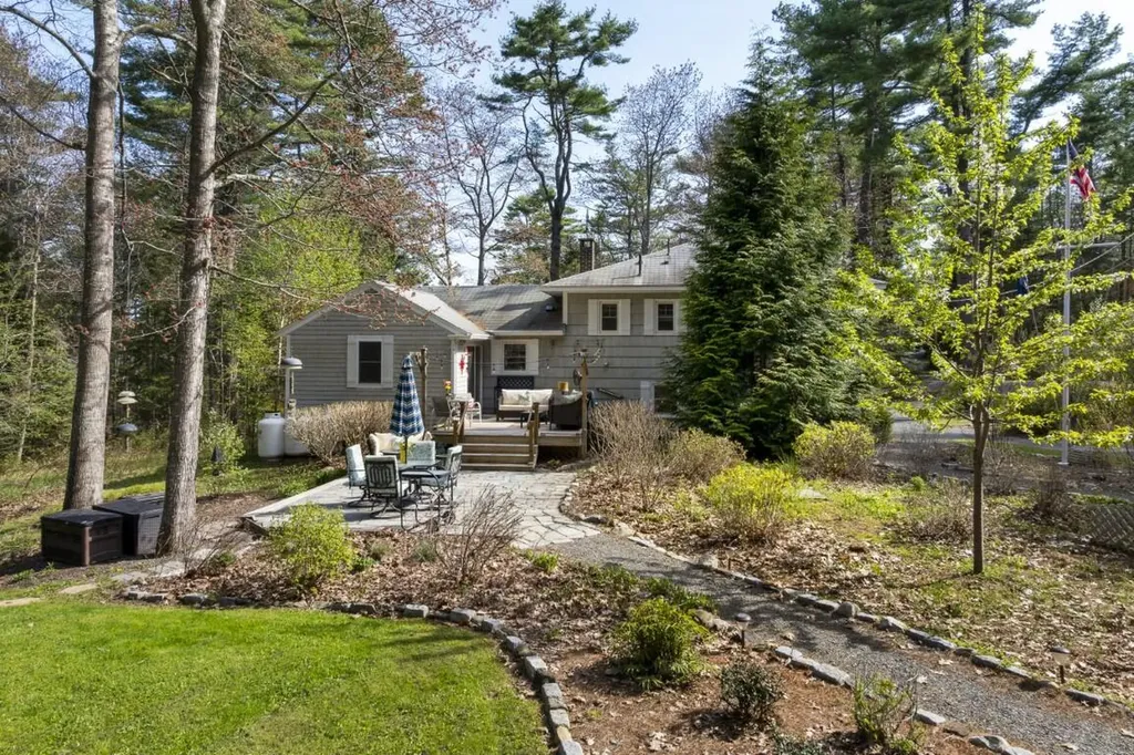 97 Presley Drive Boothbay ME 04544