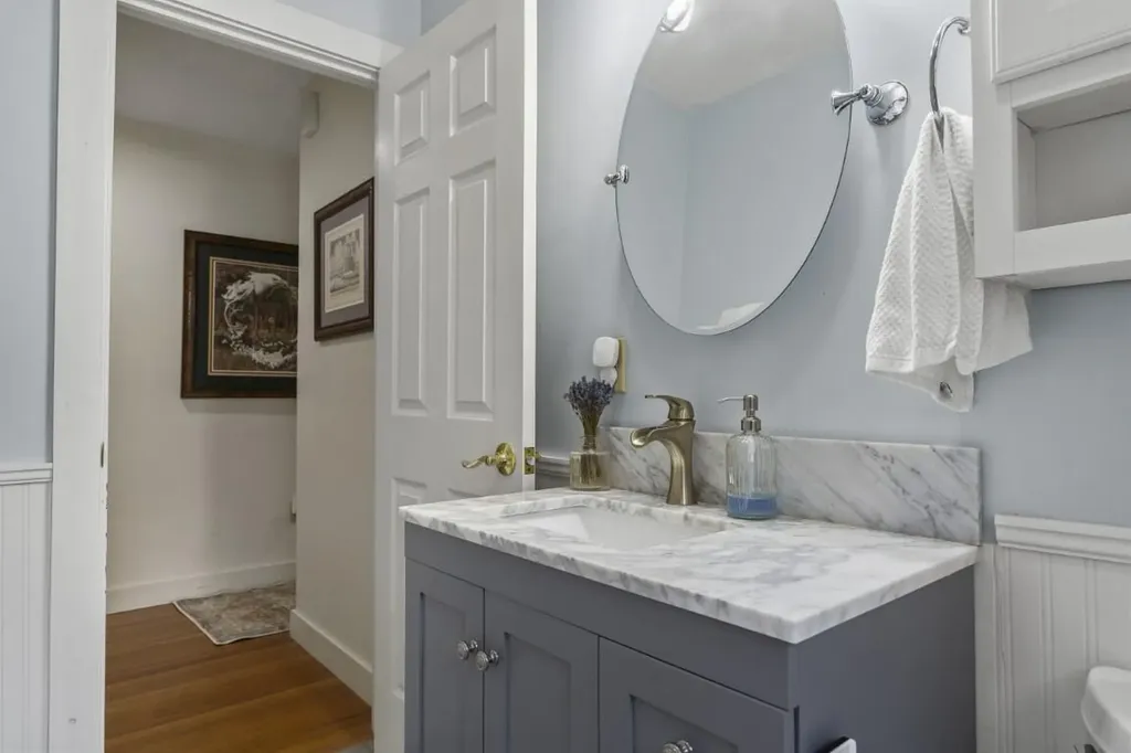 97 Presley Drive Boothbay ME 04544