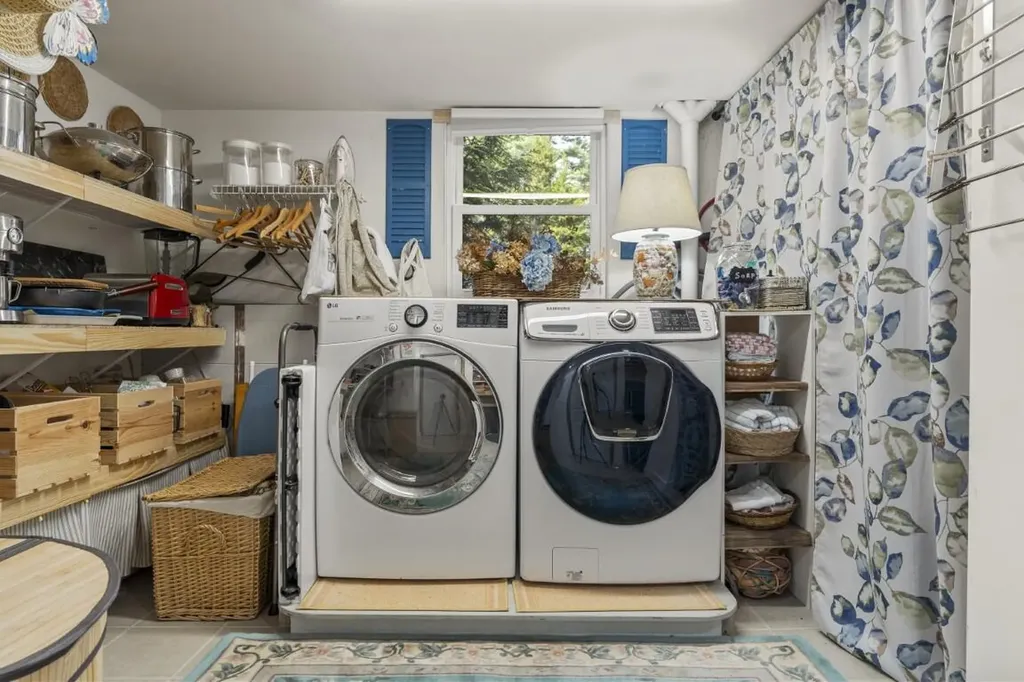 97 Presley Drive Boothbay ME 04544