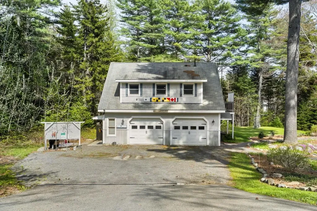 97 Presley Drive Boothbay ME 04544