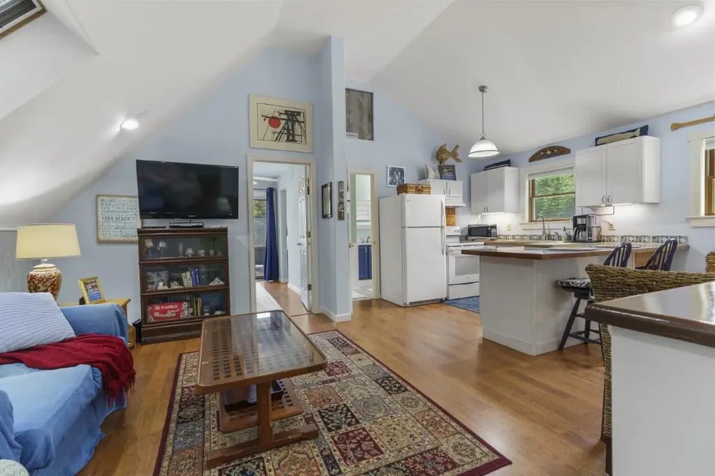 97 Presley Drive Boothbay ME 04544