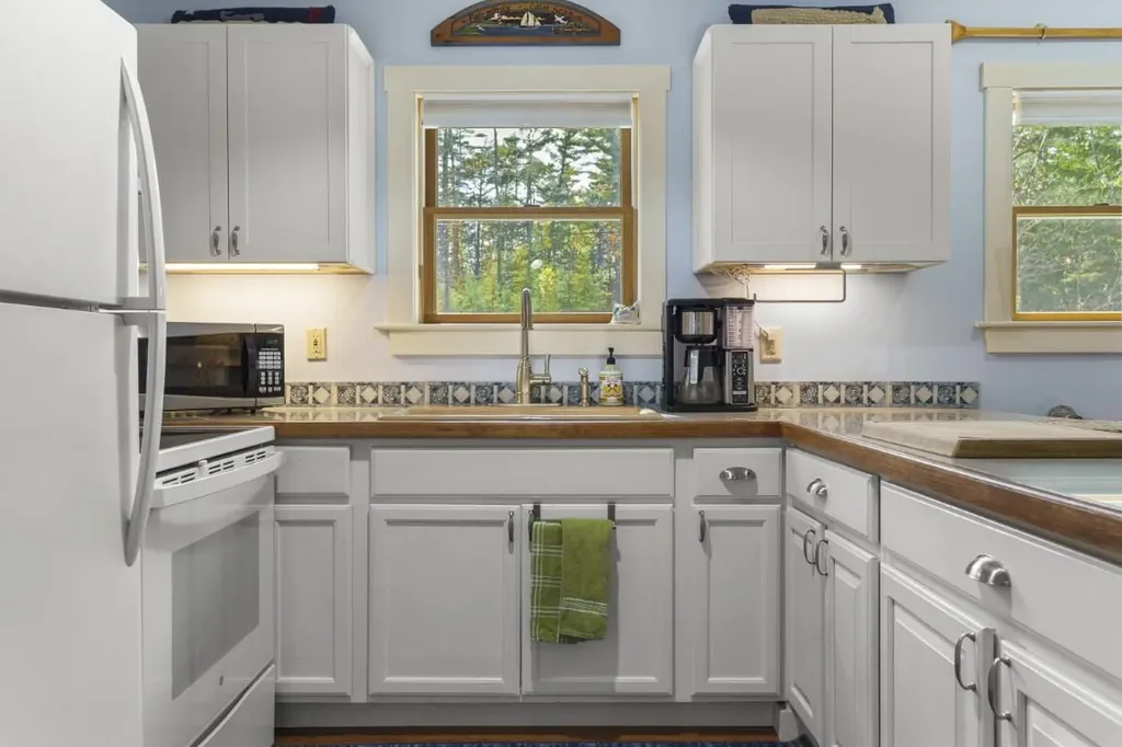 97 Presley Drive Boothbay ME 04544