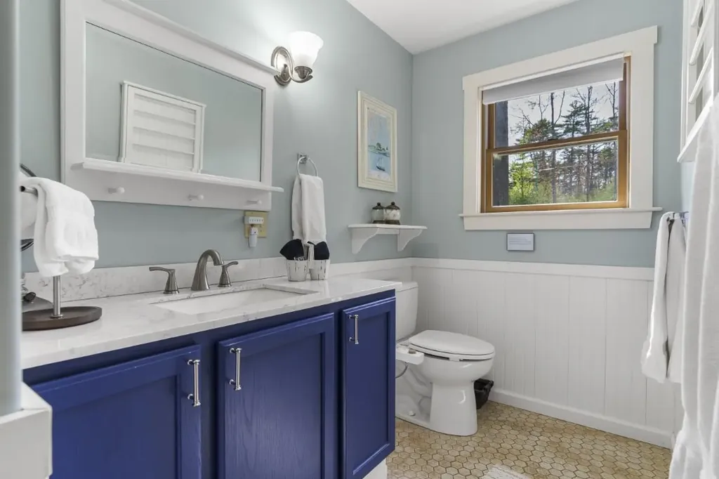 97 Presley Drive Boothbay ME 04544