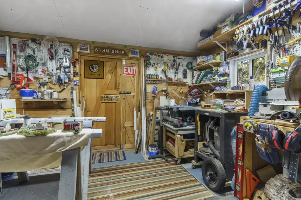 97 Presley Drive Boothbay ME 04544