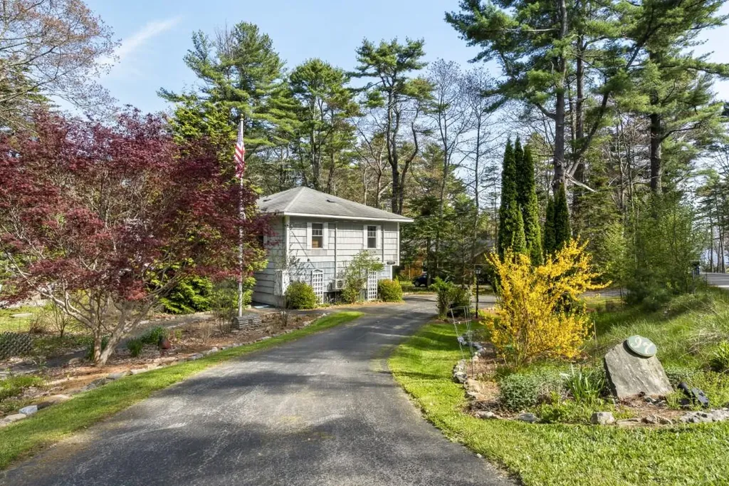 97 Presley Drive Boothbay ME 04544