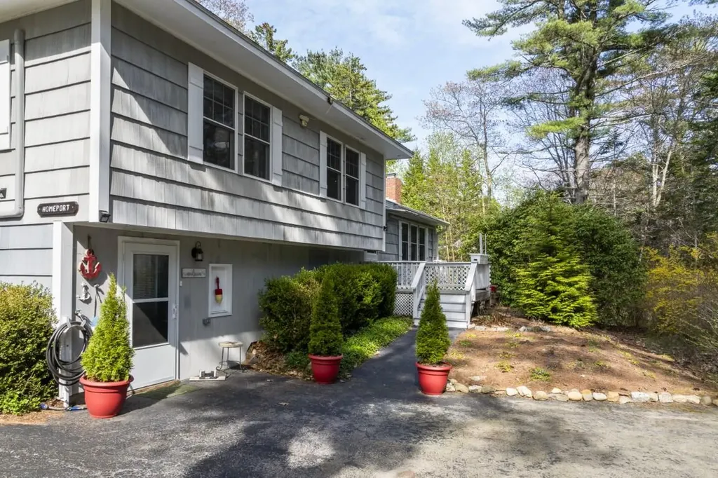 97 Presley Drive Boothbay ME 04544