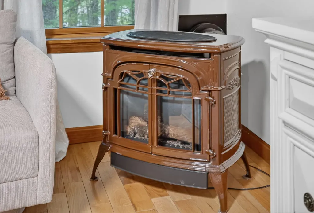 558 Castle Island Road Mount Vernon ME 04352