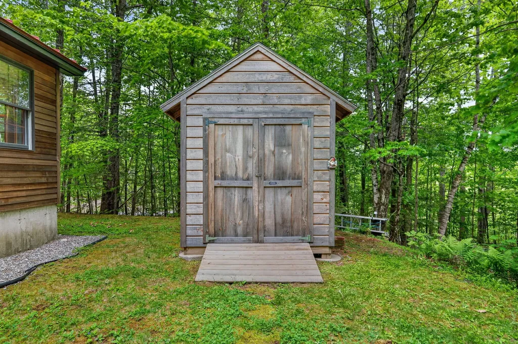 558 Castle Island Road Mount Vernon ME 04352