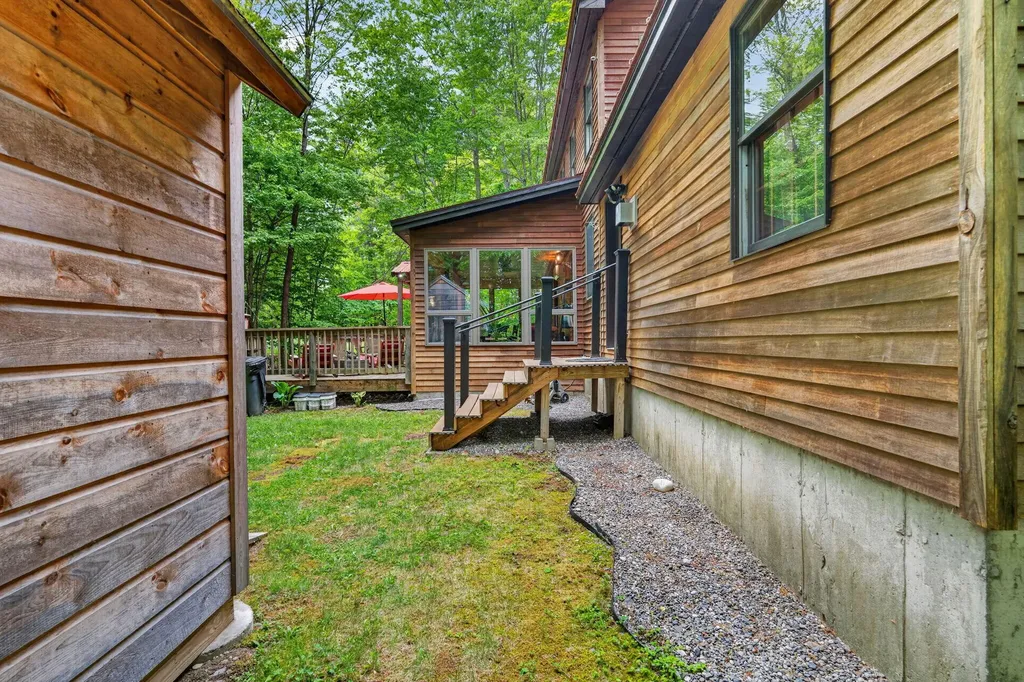 558 Castle Island Road Mount Vernon ME 04352