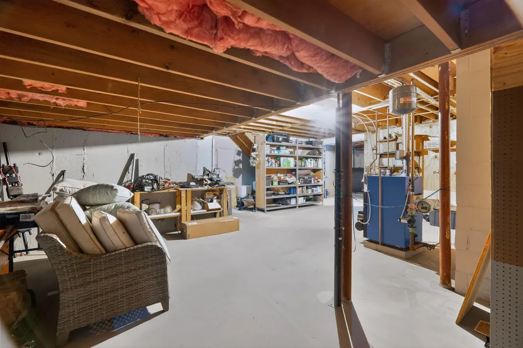 558 Castle Island Road Mount Vernon ME 04352