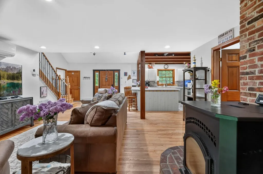 558 Castle Island Road Mount Vernon ME 04352