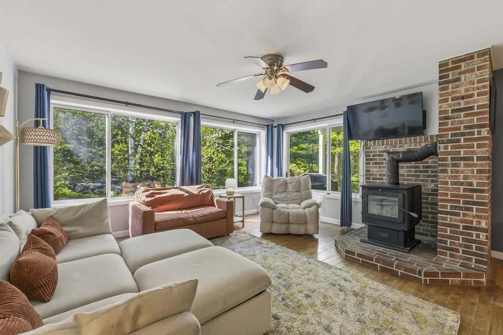 789 Brighton Hill Road Minot ME 04258