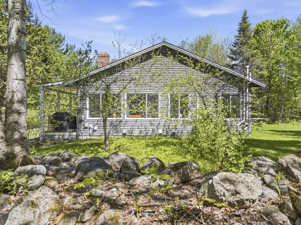 789 Brighton Hill Road Minot ME 04258