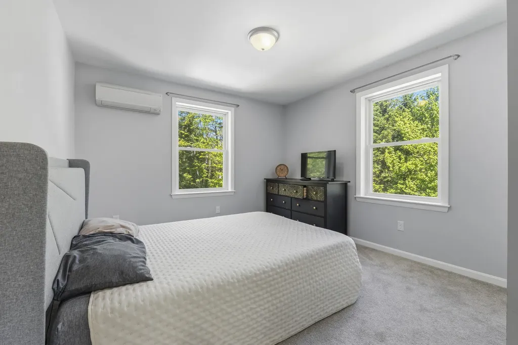 789 Brighton Hill Road Minot ME 04258