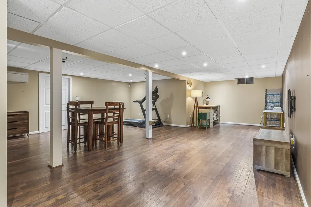 789 Brighton Hill Road Minot ME 04258
