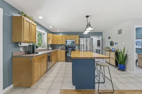 789 Brighton Hill Road Minot ME 04258