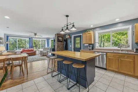 789 Brighton Hill Road Minot ME 04258