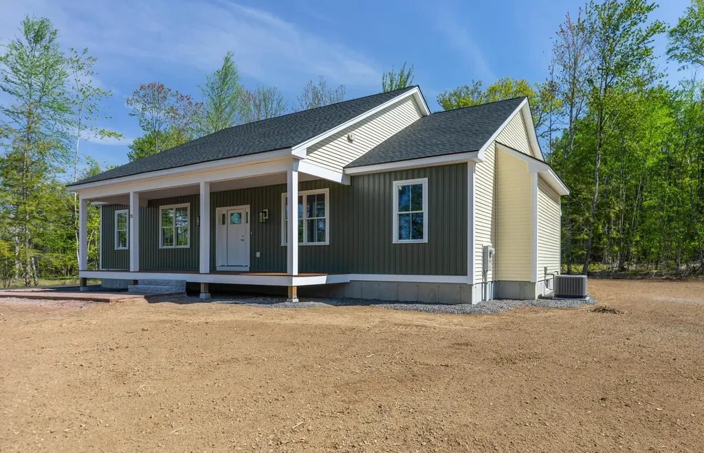 25 Tomahawk Lane Berwick ME 03901