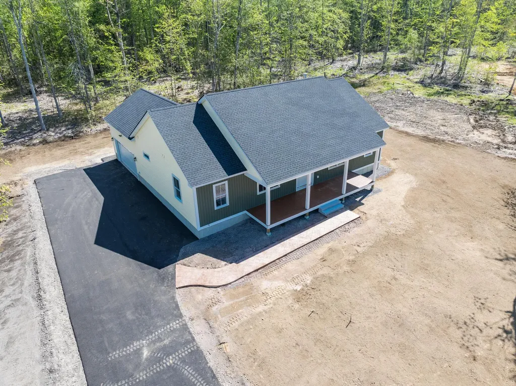 25 Tomahawk Lane Berwick ME 03901