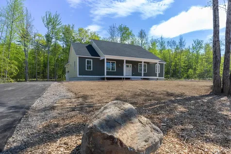 25 Tomahawk Lane Berwick ME 03901