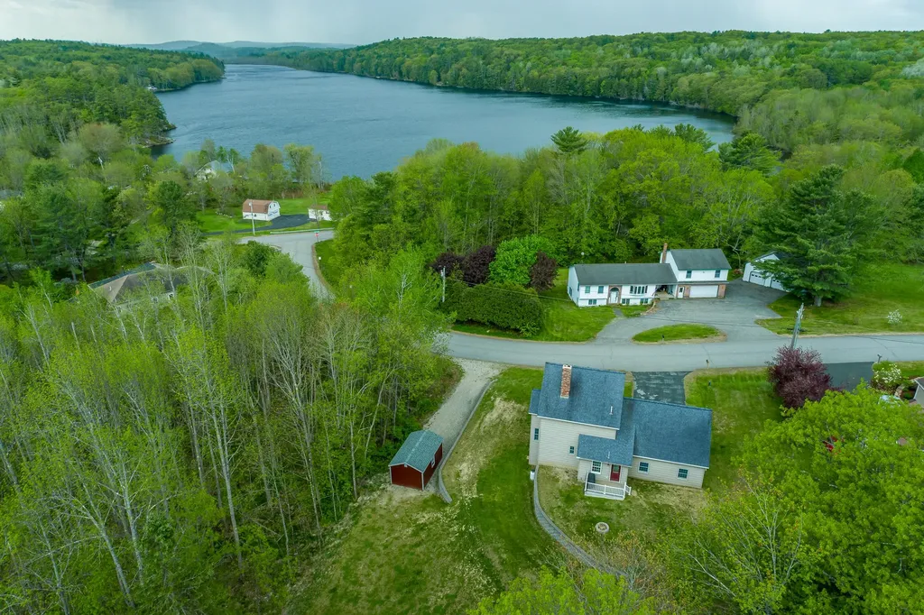 17 Waters Edge Drive Lewiston ME 04240