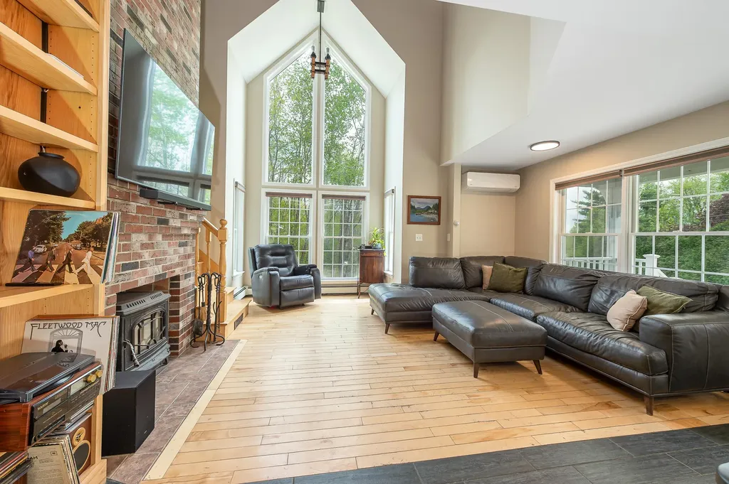 17 Waters Edge Drive Lewiston ME 04240