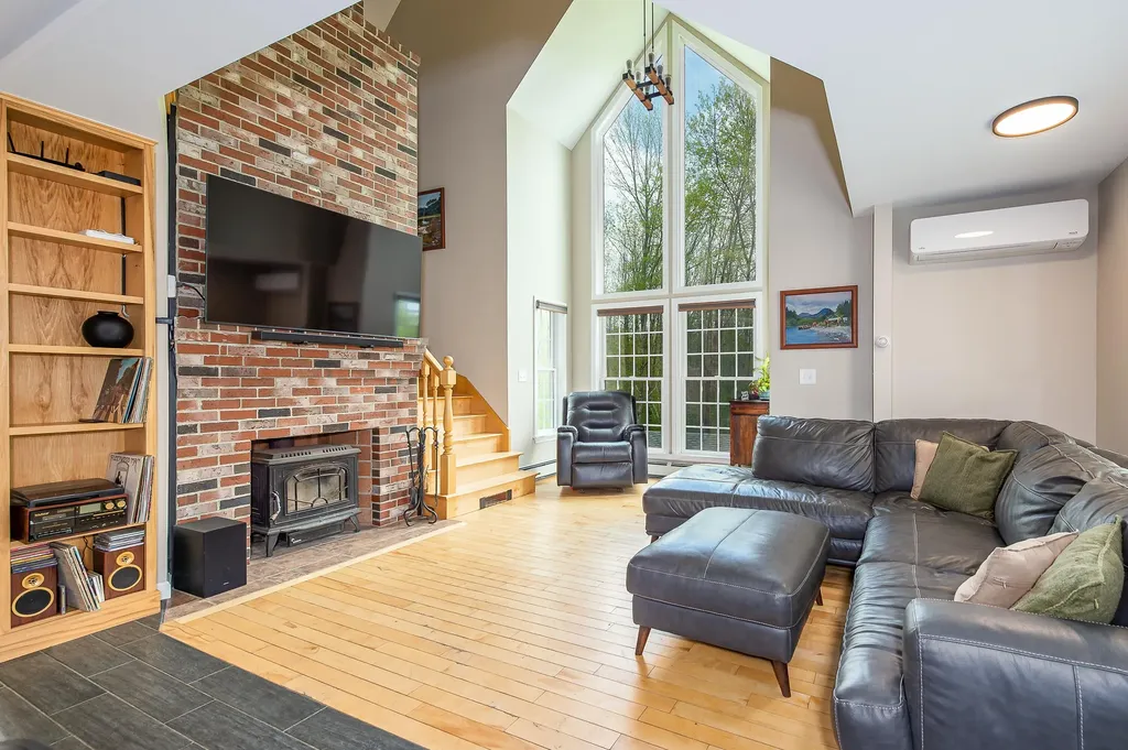 17 Waters Edge Drive Lewiston ME 04240