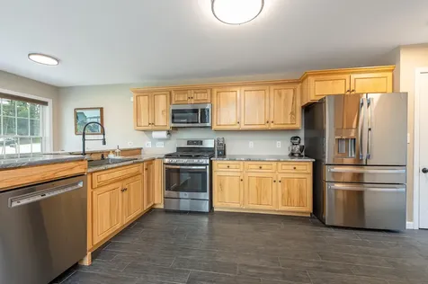 17 Waters Edge Drive Lewiston ME 04240