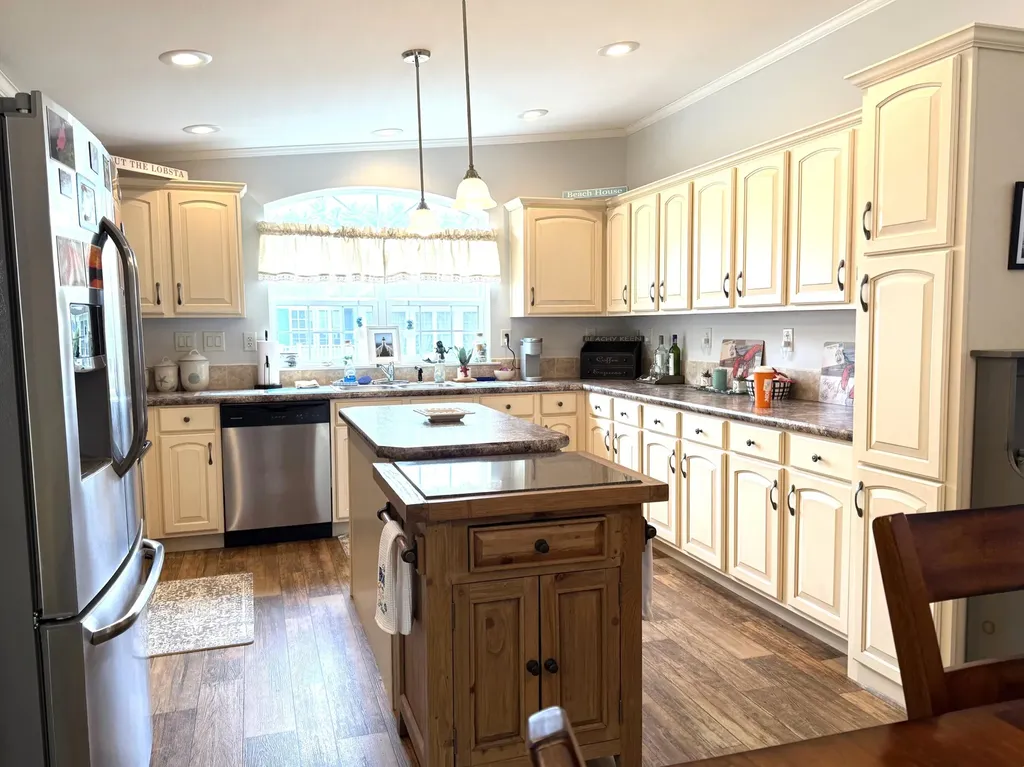 87 Anna Robert Circle Wells ME 04090