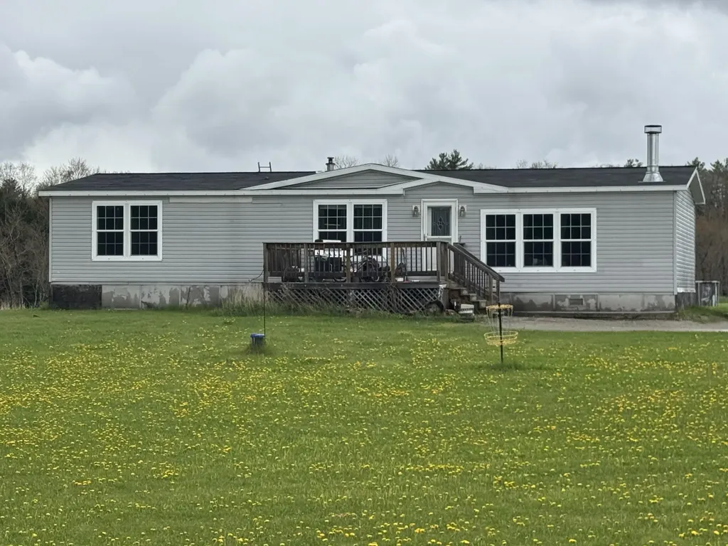 4 Wybrey Drive Leeds ME 04263