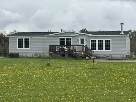 4 Wybrey Drive Leeds ME 04263