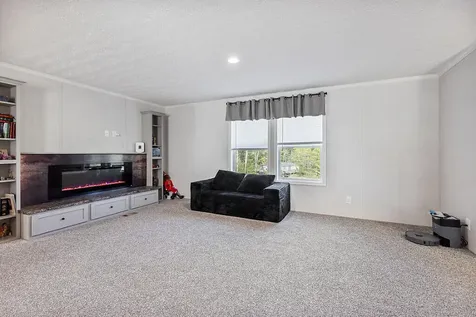 86 Mill Hill Road Vassalboro ME 04989