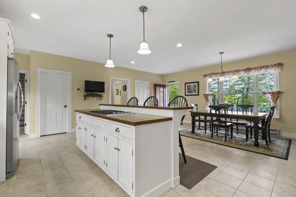 79 Fort Road Edgecomb ME 04556