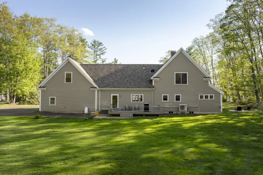 79 Fort Road Edgecomb ME 04556