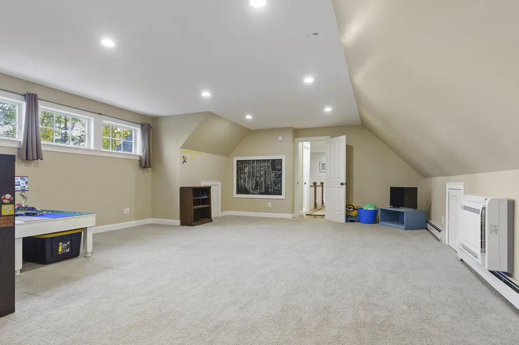 79 Fort Road Edgecomb ME 04556
