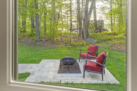 79 Fort Road Edgecomb ME 04556