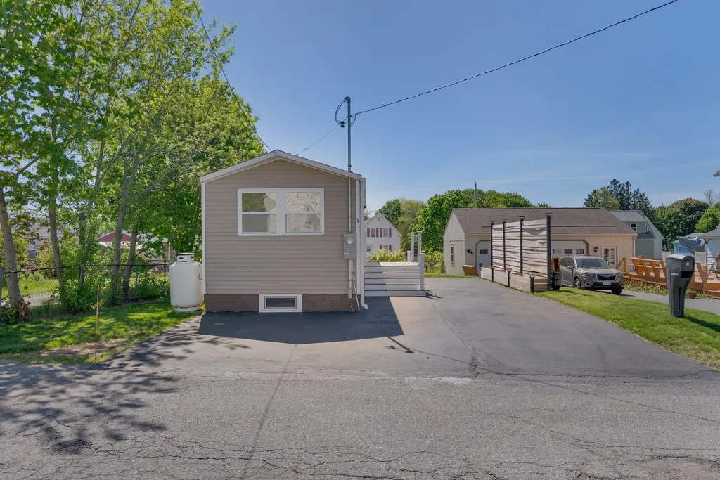 31 Spruce Street Rockland ME 04841