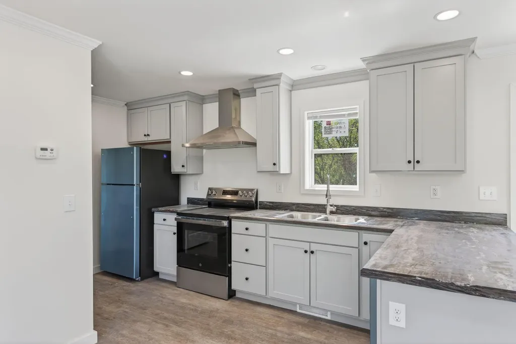 295 Old County Road Rockland ME 04841