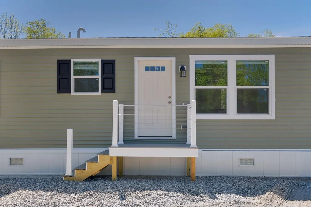 295 Old County Road Rockland ME 04841