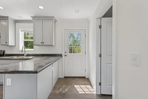 295 Old County Road Rockland ME 04841