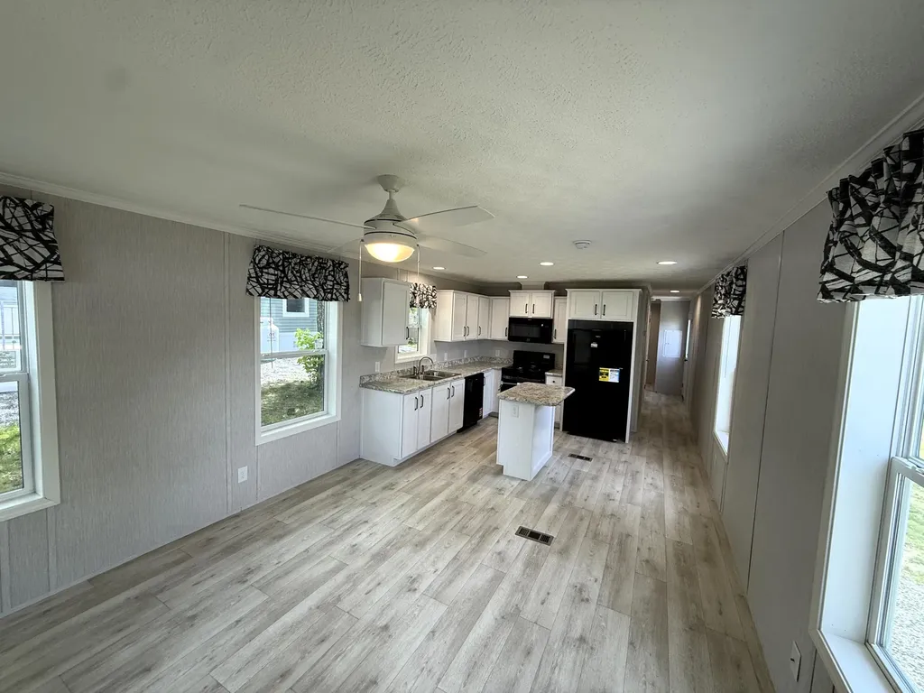 970 Gardiner Road Wiscasset ME 04578