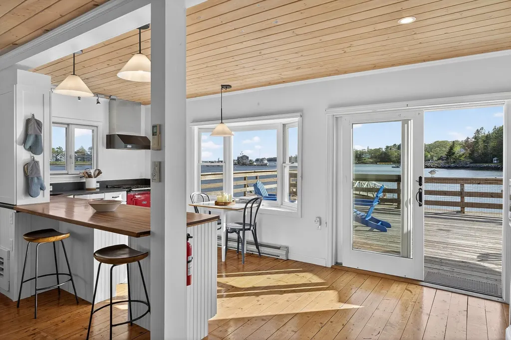 76 West Street Boothbay Harbor ME 04538